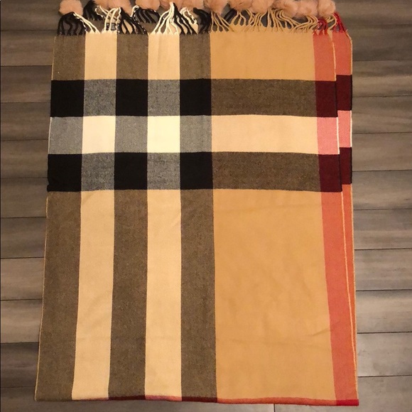 Large plaid wrap or scarf with rabbit fur pom poms - Picture 3 of 7